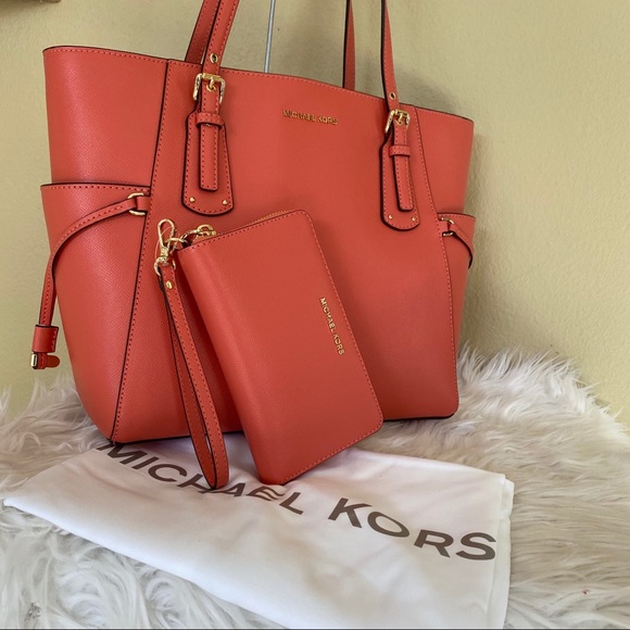 Michael Kors jet set voyager shoulder tote &wallet - Picture 2 of 15